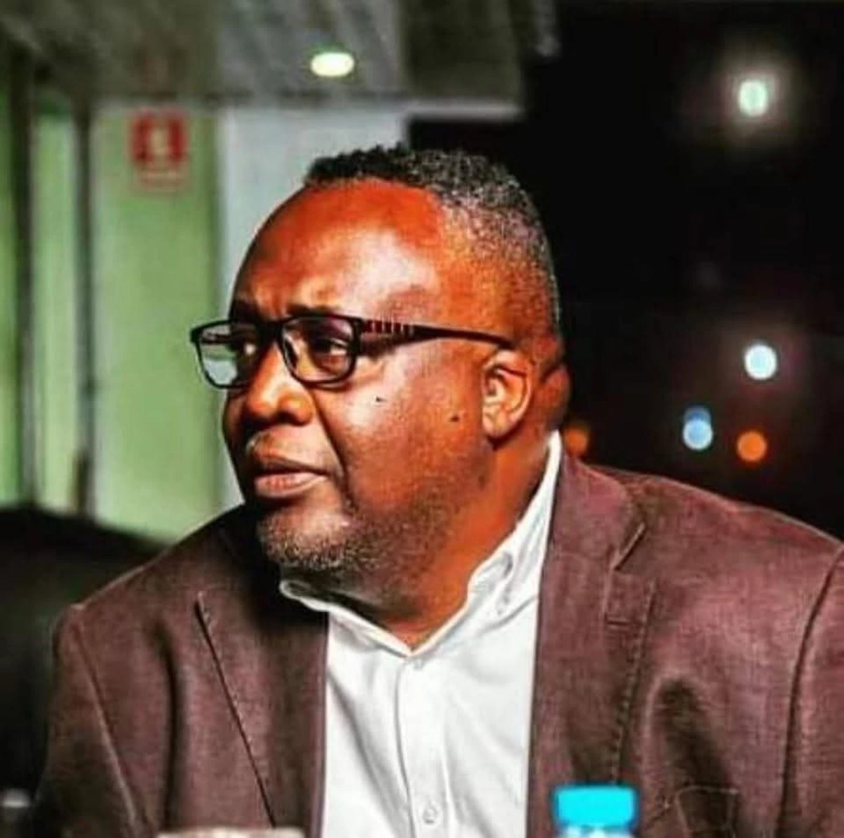 Contexto visual da crónica "Morreu o «mais velho»"